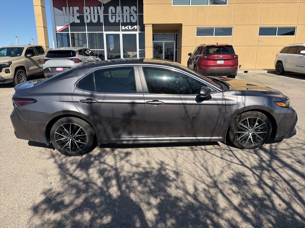 2024 Toyota Camry SE photo 7