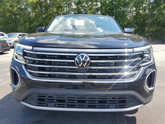 2026 Volkswagen Atlas SE photo 2