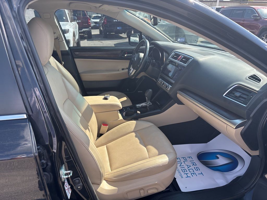 2017 Subaru Outback 3.6R Limited photo 32