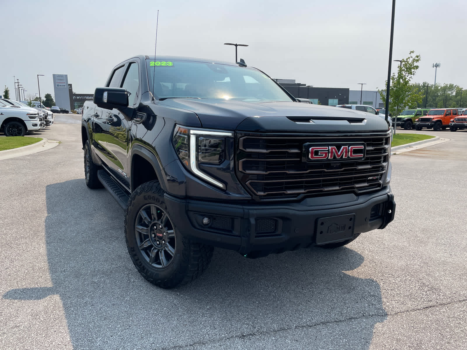 Used 2024 GMC Sierra 1500 AT4X with VIN 3GTUUFE8XRG322189 for sale in Kansas City