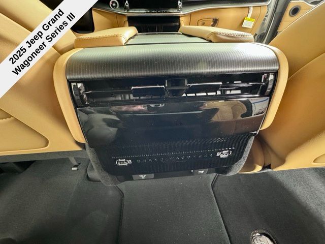2025 Jeep Grand Wagoneer III photo 27