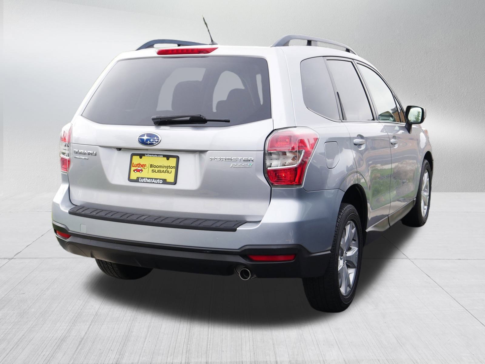 2014 Subaru Forester 2.5i Premium photo 8