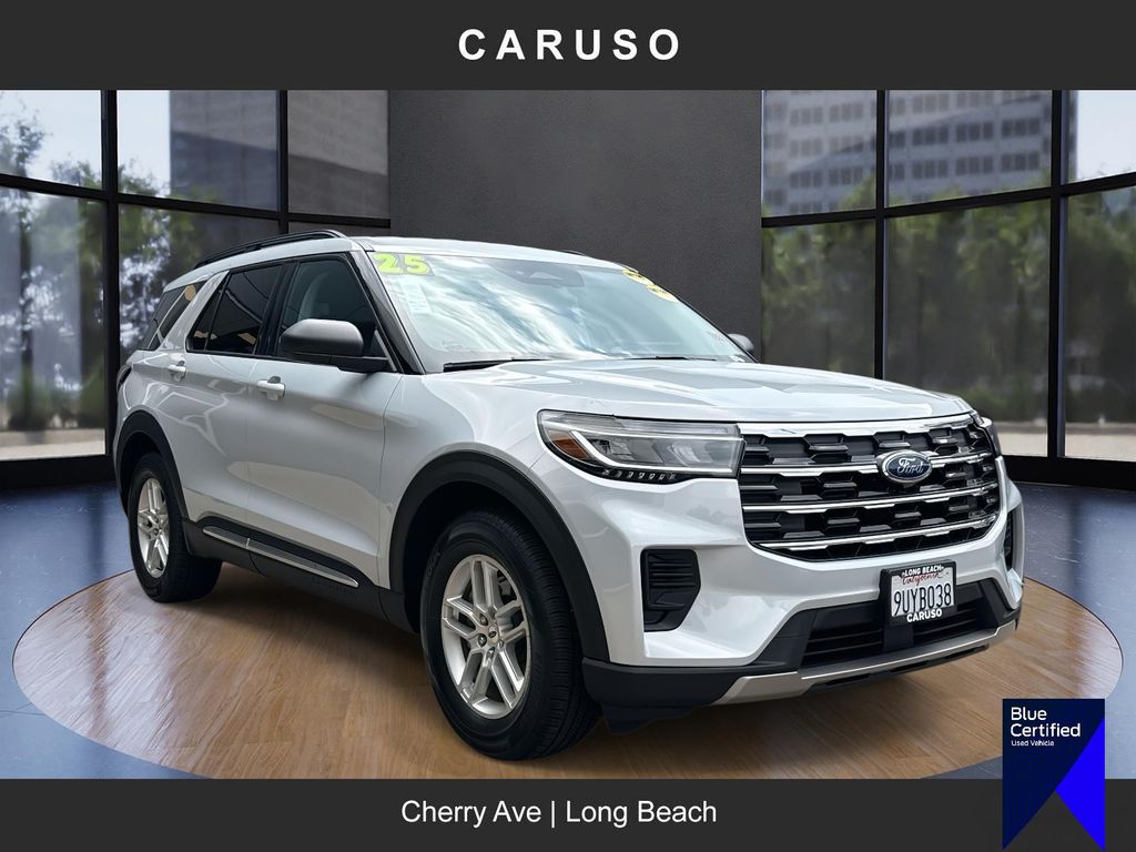 2025 Ford Explorer Active's photo