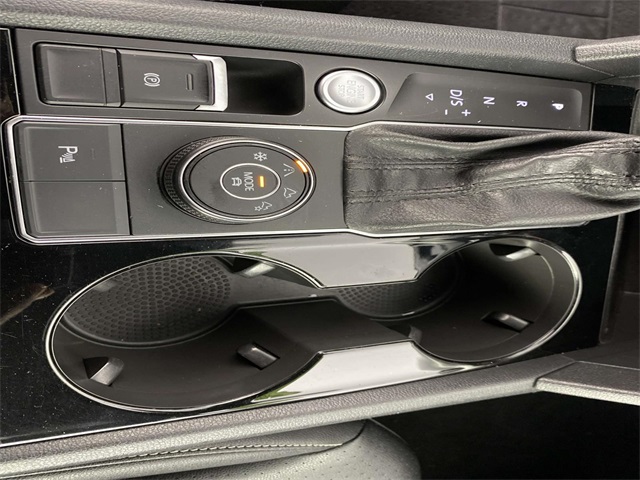 2020 Volkswagen Atlas Cross Sport V6 SEL photo 20