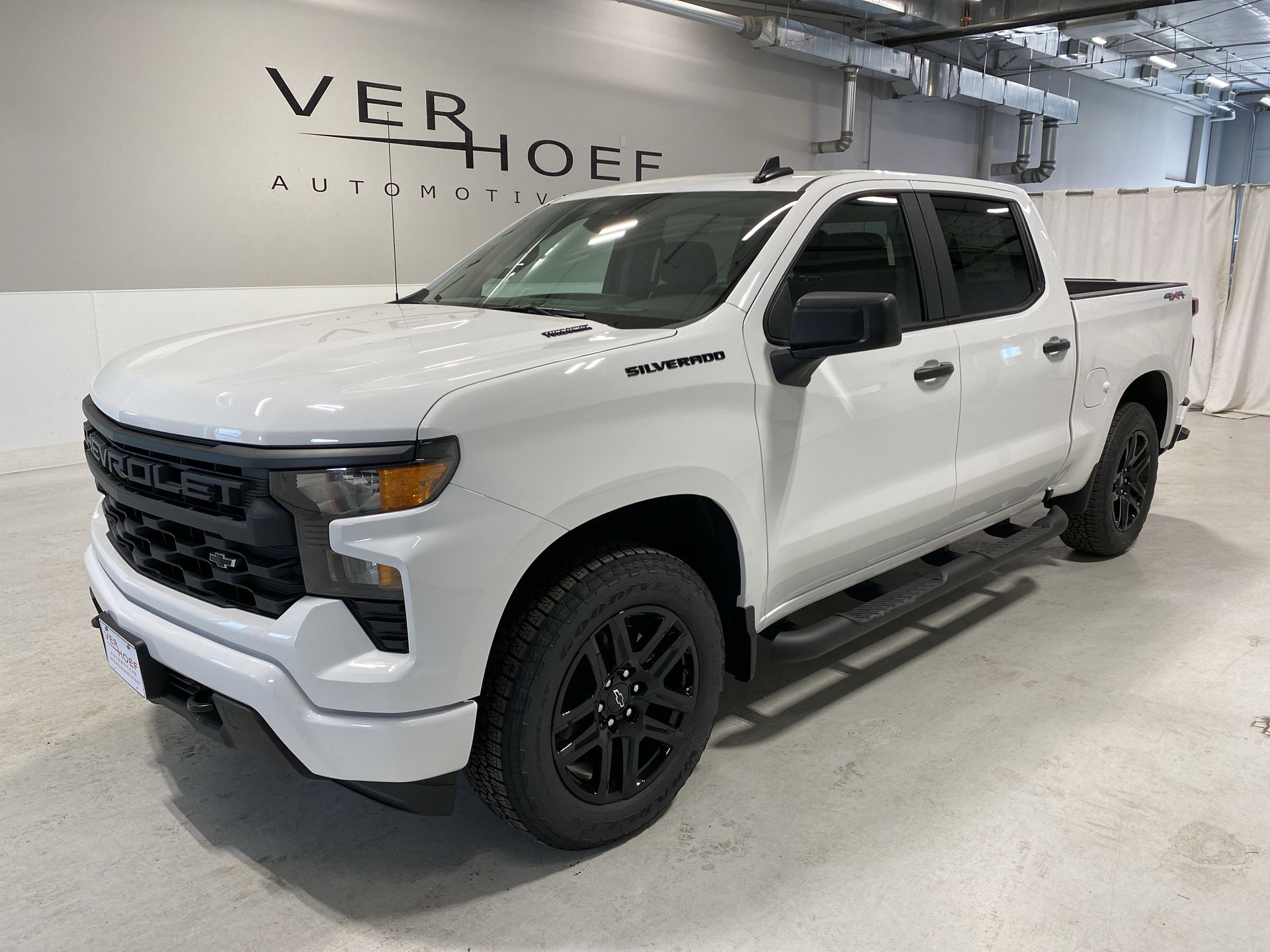 2025 Chevrolet Silverado 1500 Custom photo 10