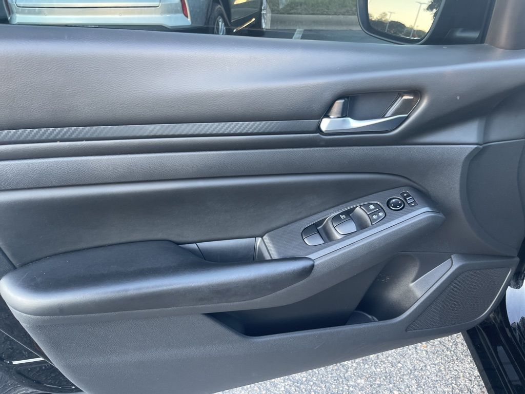 2021 Nissan Altima 2.5 S photo 11