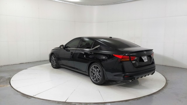 Used 2024 BLACK Nissan 2.0 SR image 3