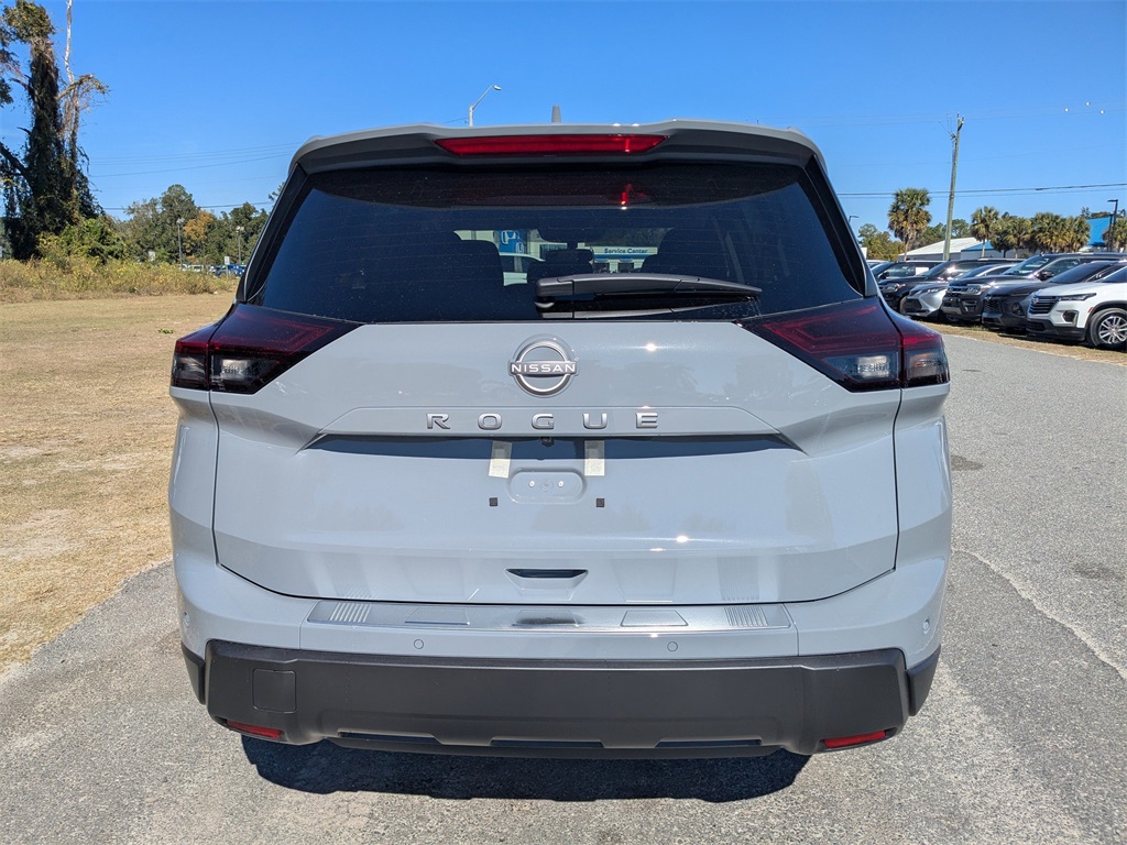 2026 Nissan Rogue SV photo 4