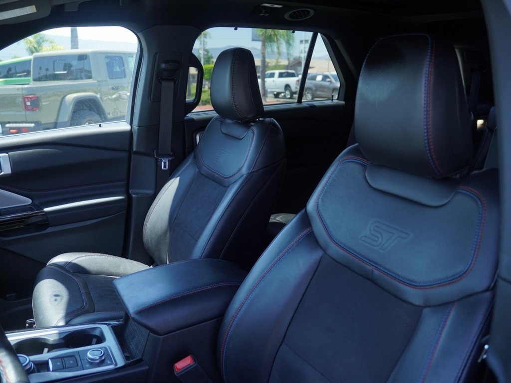 2024 Ford Explorer ST photo 18