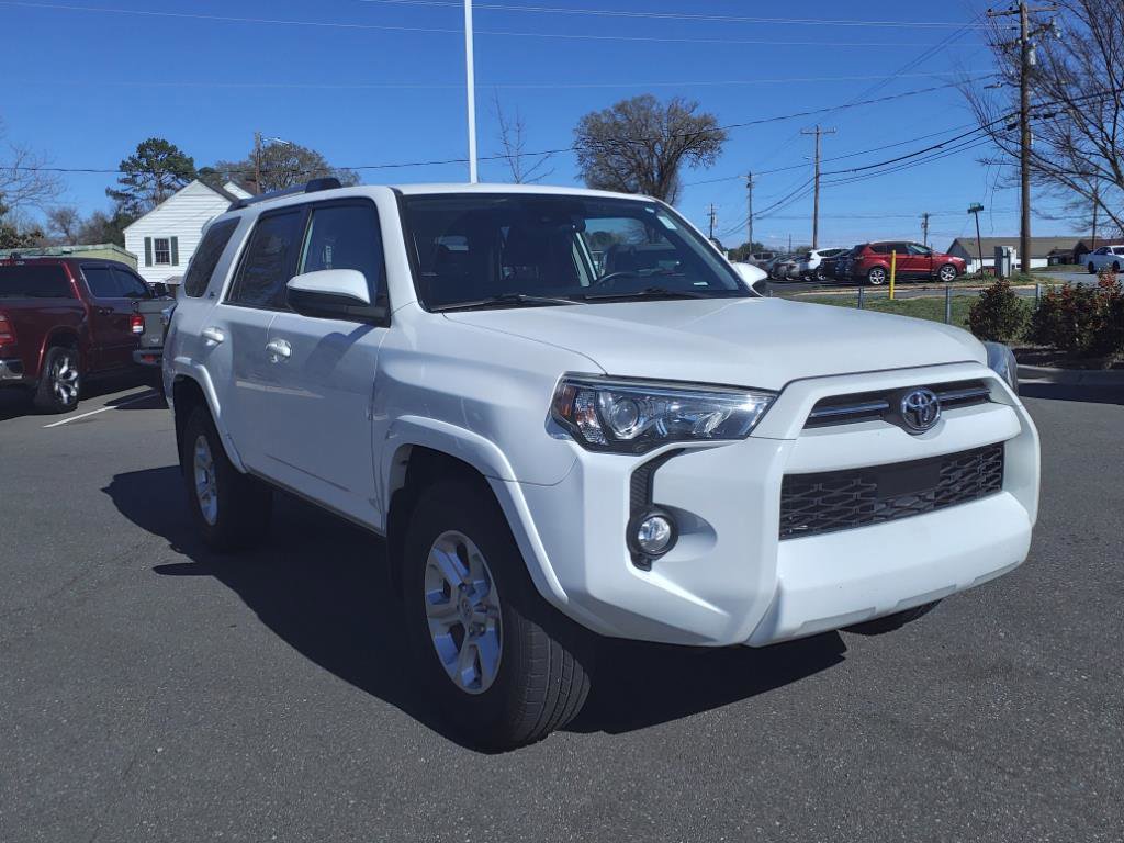 2020 Toyota 4Runner SR5 photo 3