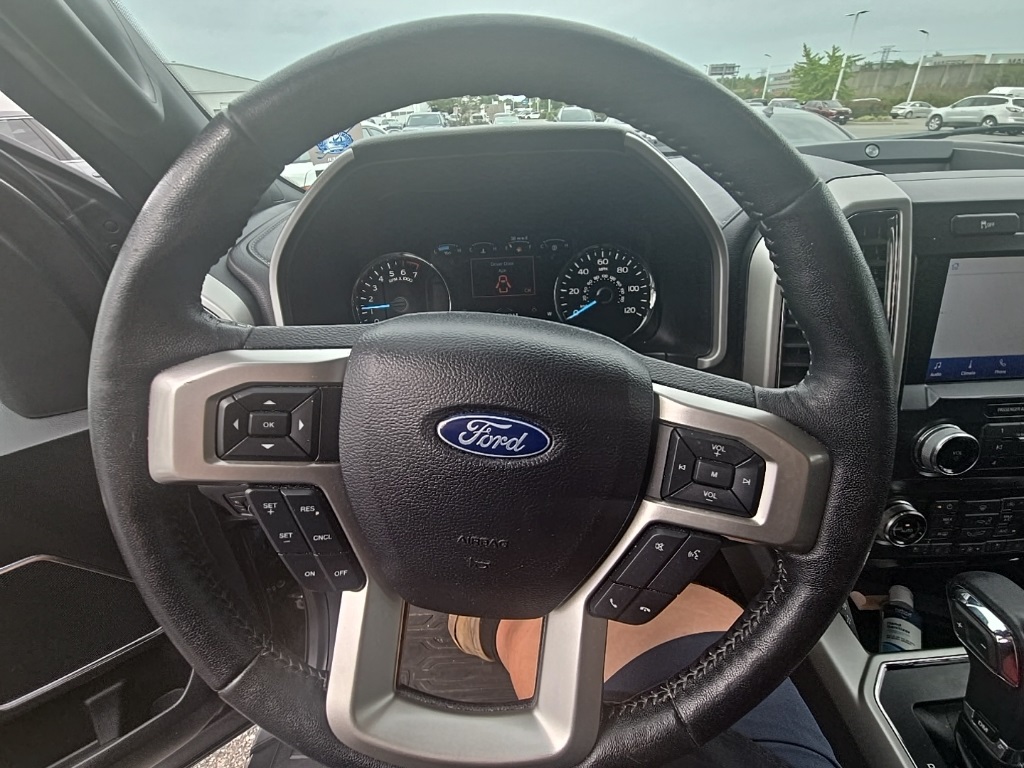 2020 Ford F-150 Lariat photo 12