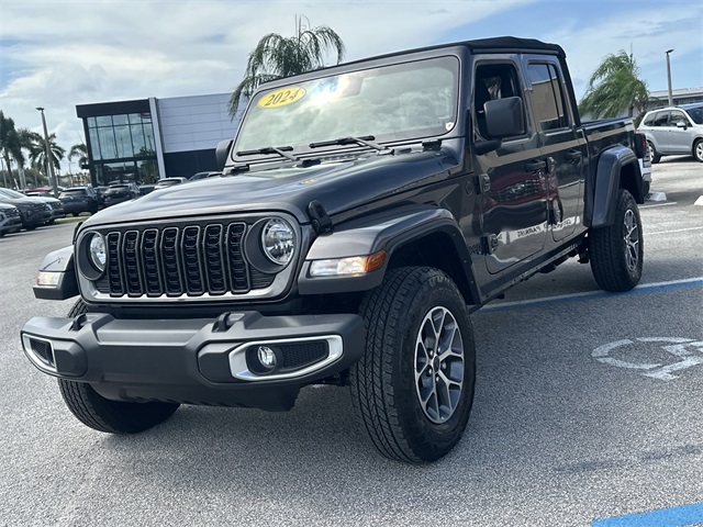 2024 Jeep Gladiator Sport photo 2