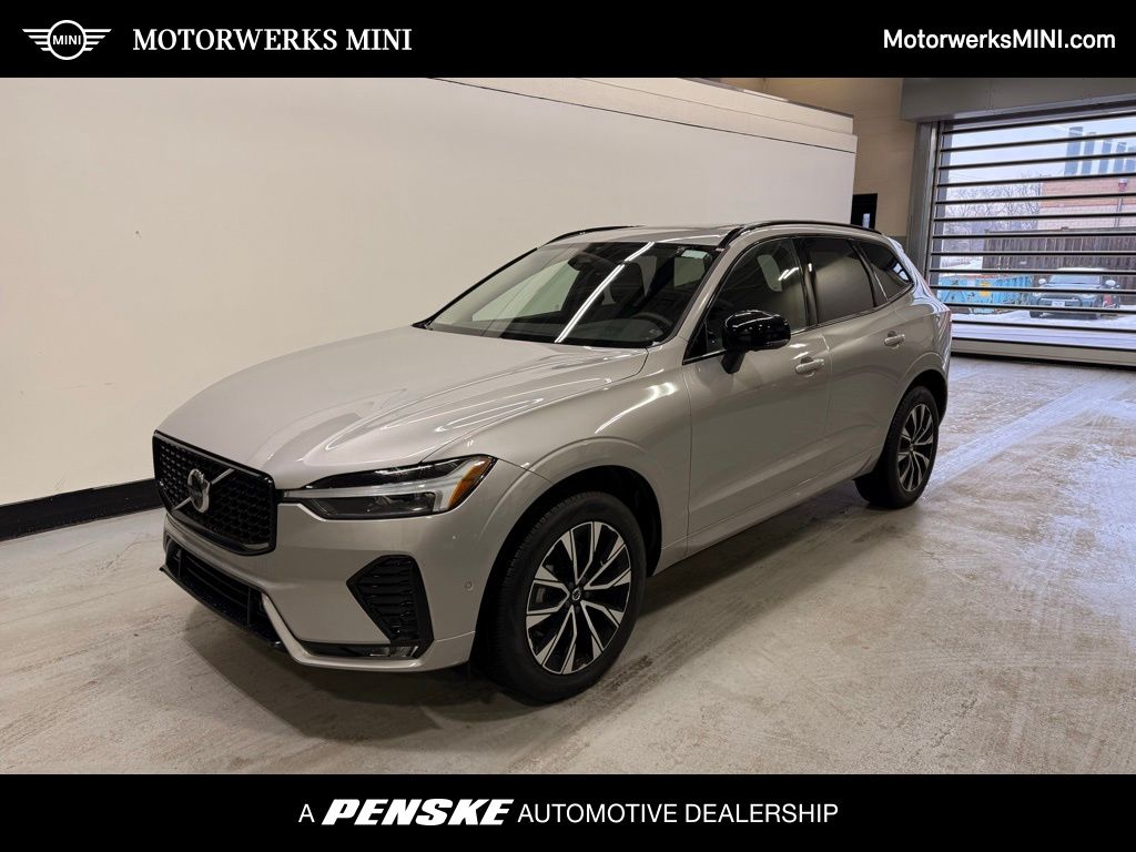 2025 Volvo XC60 Plus's photo