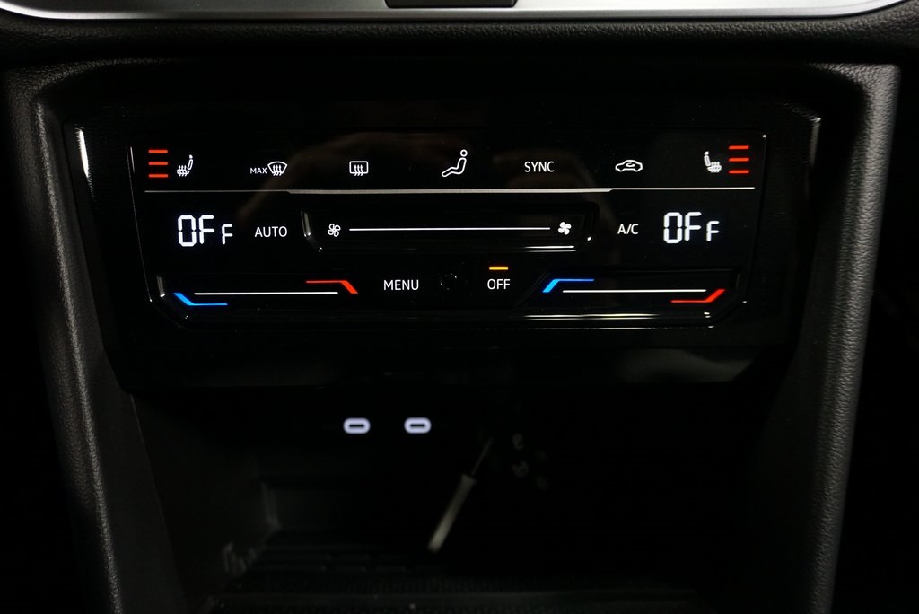 2025 Volkswagen Taos SE photo 19