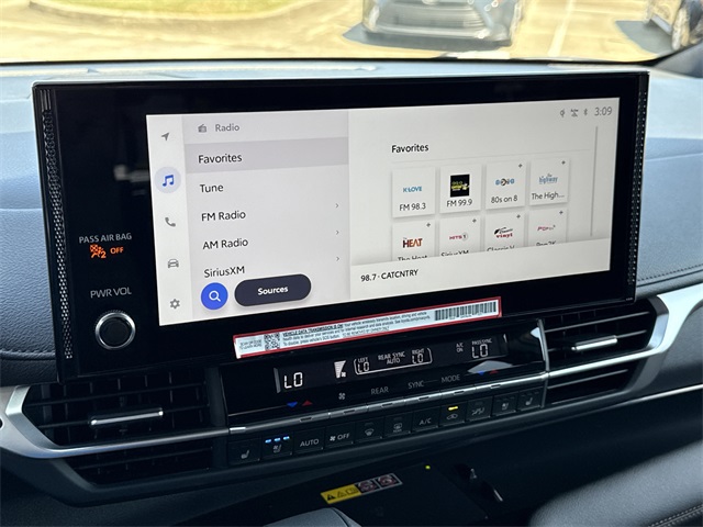2025 Toyota Sienna Platinum photo 32