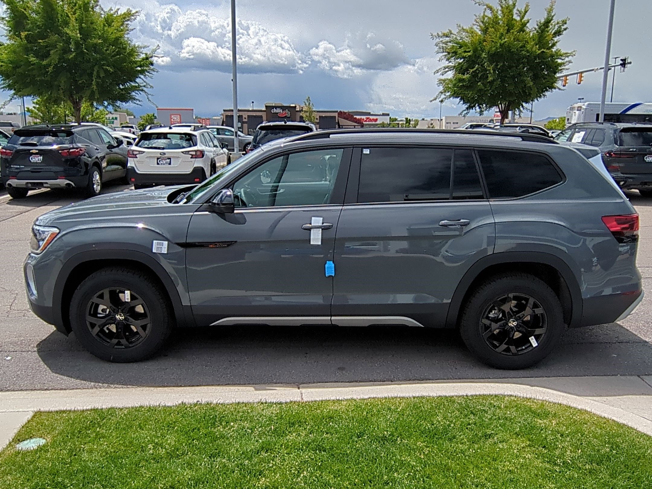2025 Volkswagen Atlas Peak Edition SE photo 6
