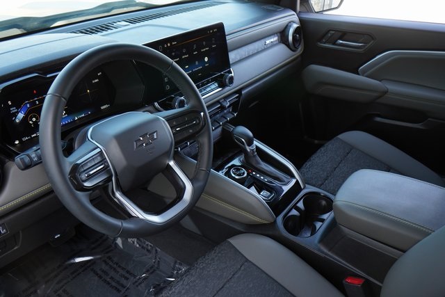 2024 Chevrolet Colorado ZR2 photo 2