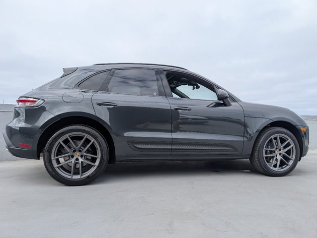 2024 Porsche Macan T photo 22