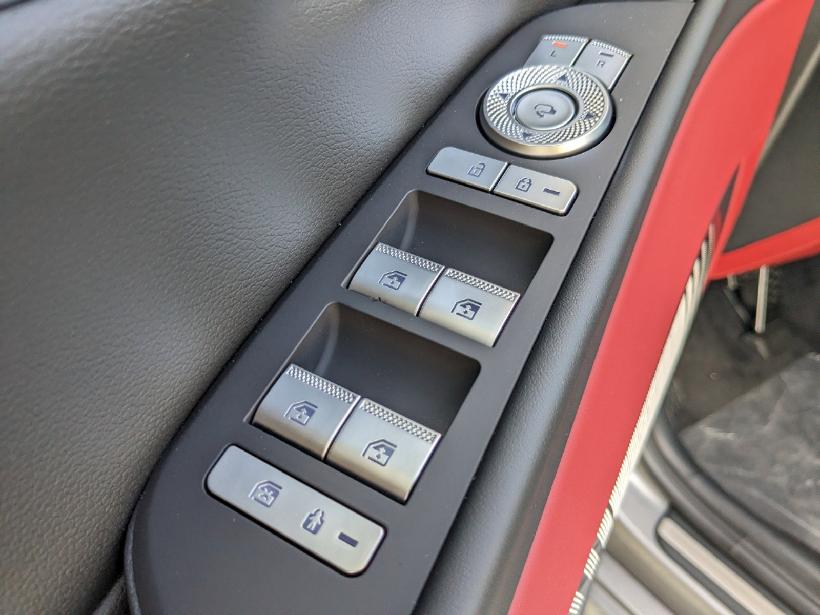 2024 Genesis G80 3.5T Sport Prestige photo 19