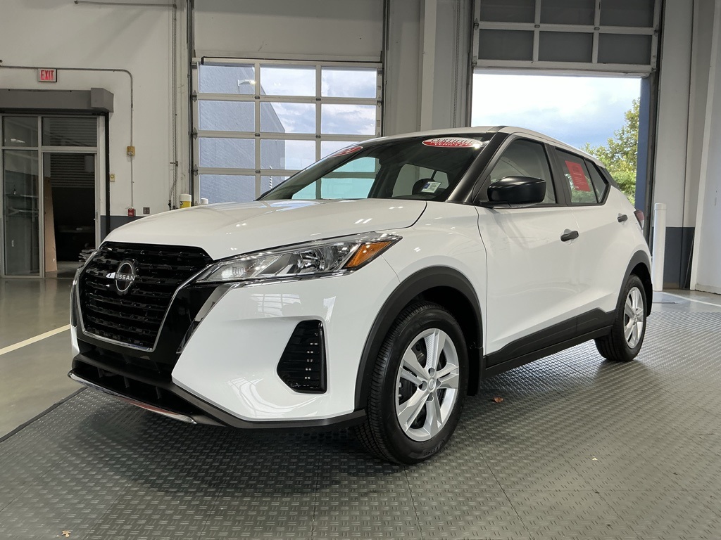 2024 Nissan Kicks S photo 2