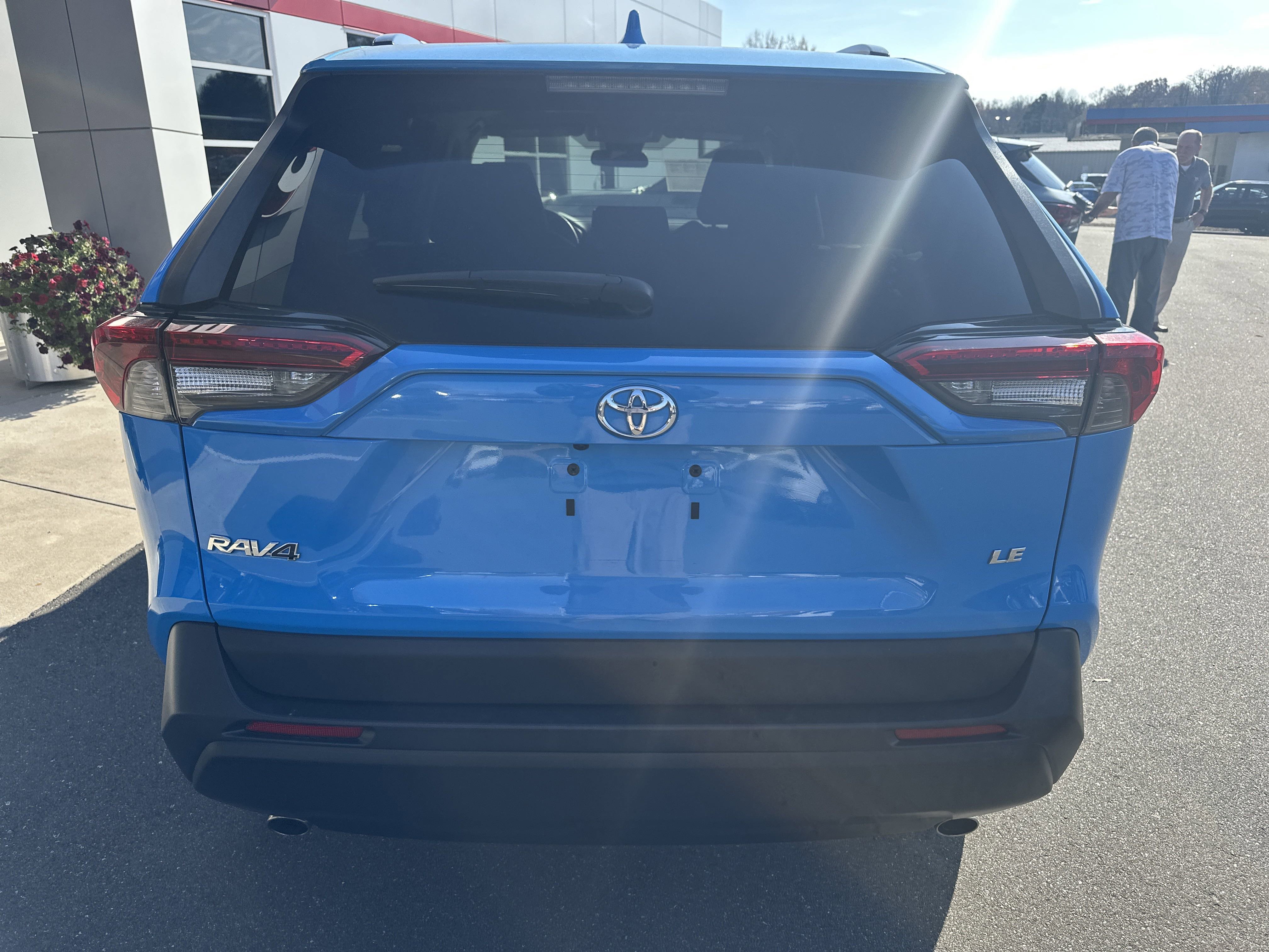 2019 Toyota RAV4 LE photo 2