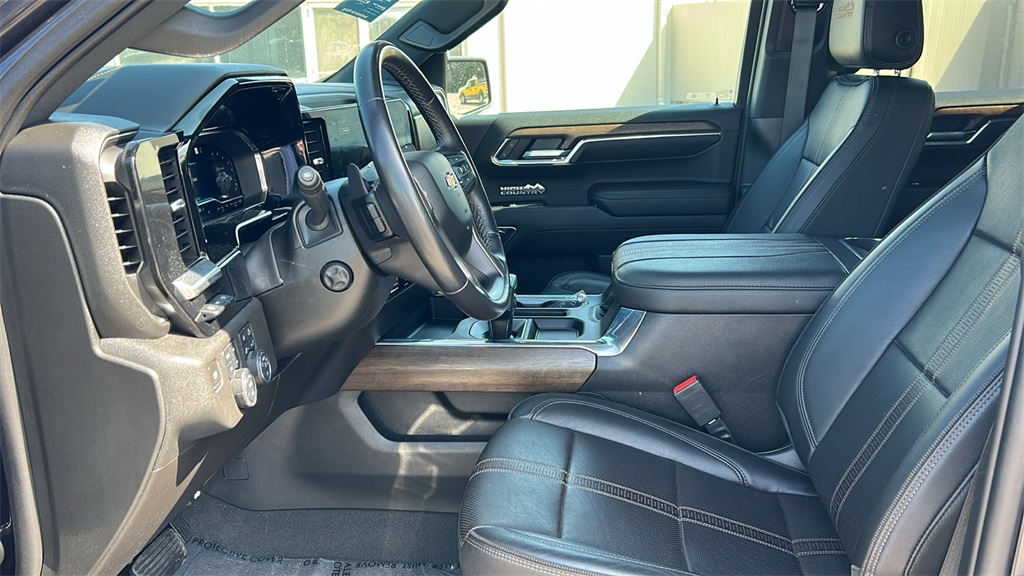2023 Chevrolet Silverado 1500 High Country photo 13