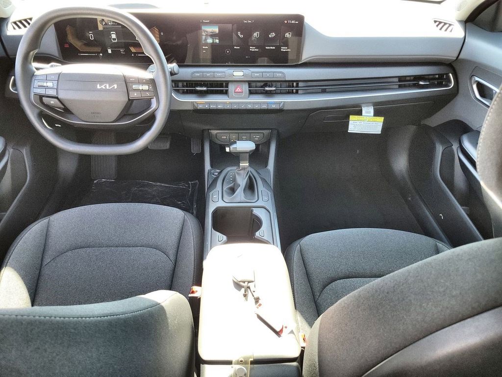 2025 Kia K4 LXS photo 15
