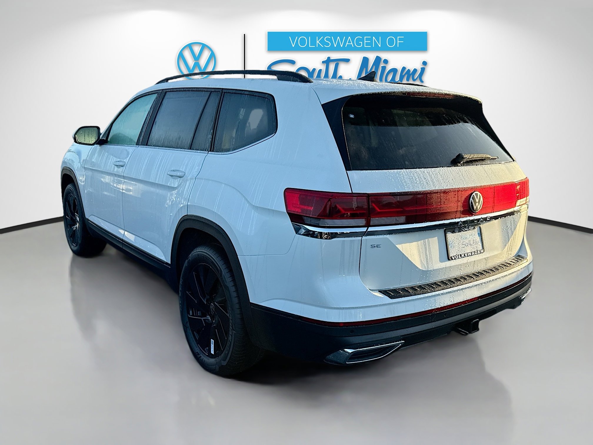 2026 Volkswagen Atlas SE Technology photo 2