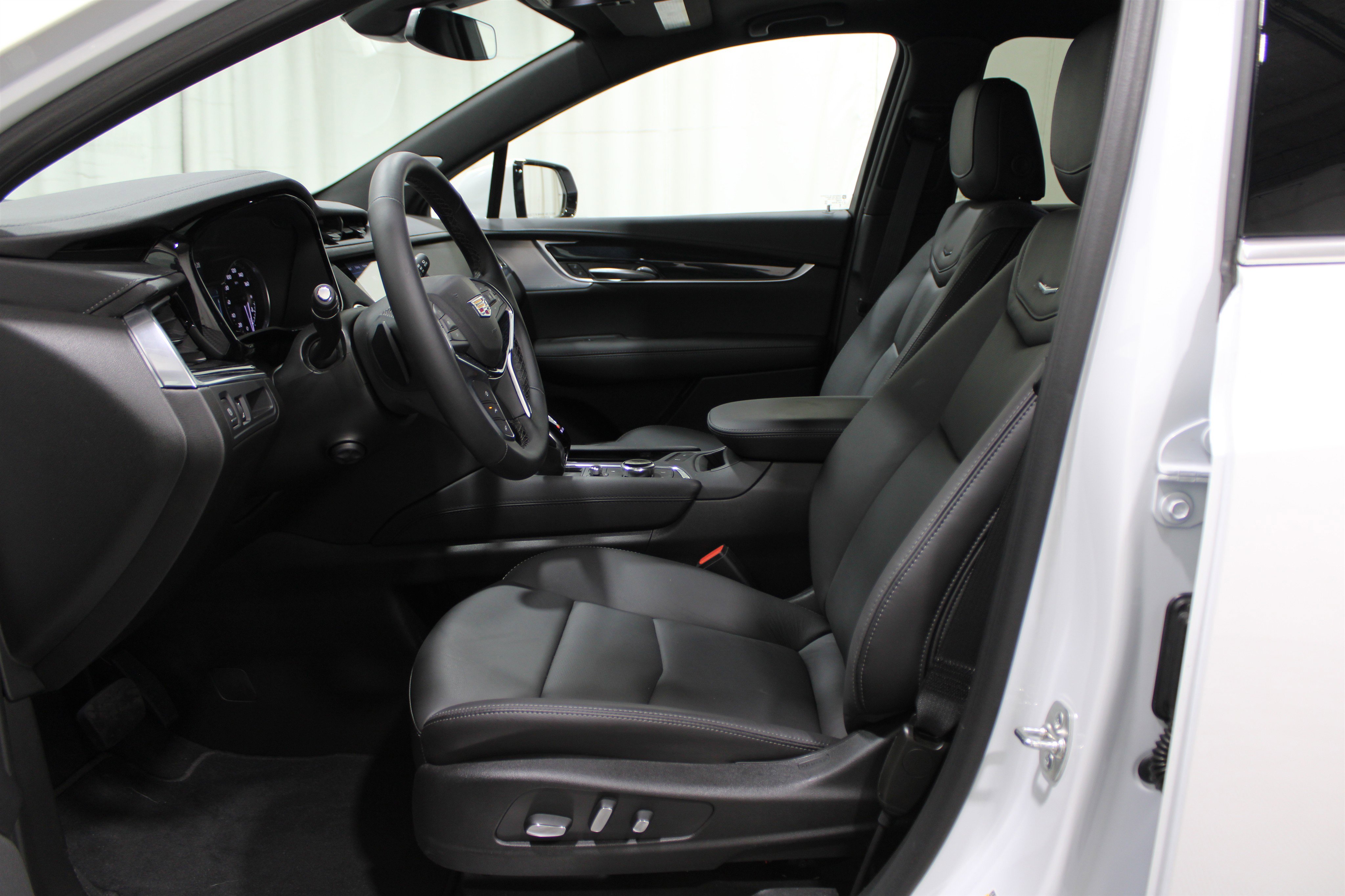 2025 Cadillac XT5 Premium Luxury photo 3