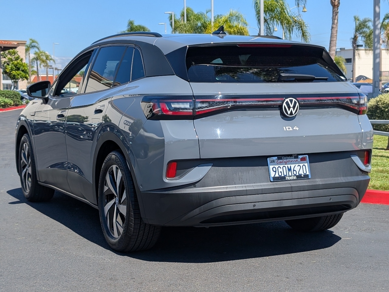 2023 Volkswagen ID.4 Pro photo 13
