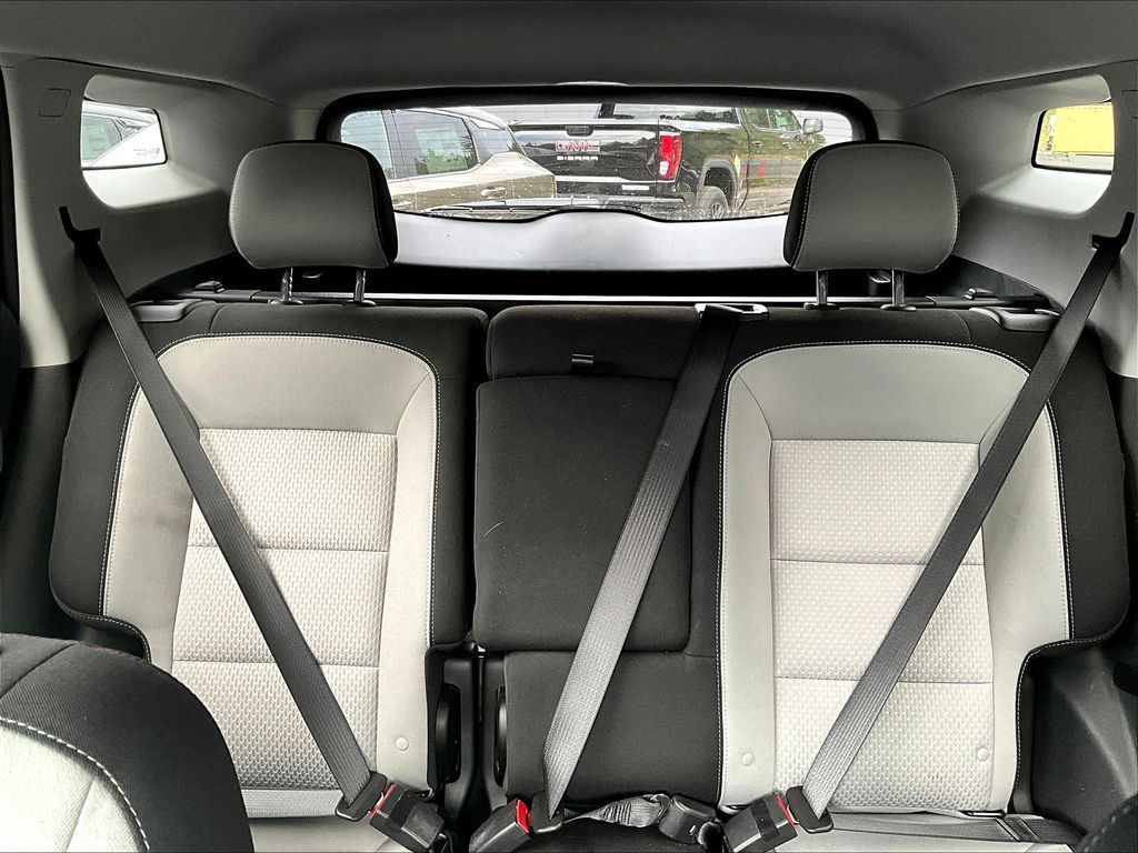 2023 Gmc Terrain SLE photo 16