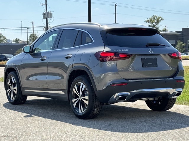 2025 Mercedes Benz GLA 250 photo 4