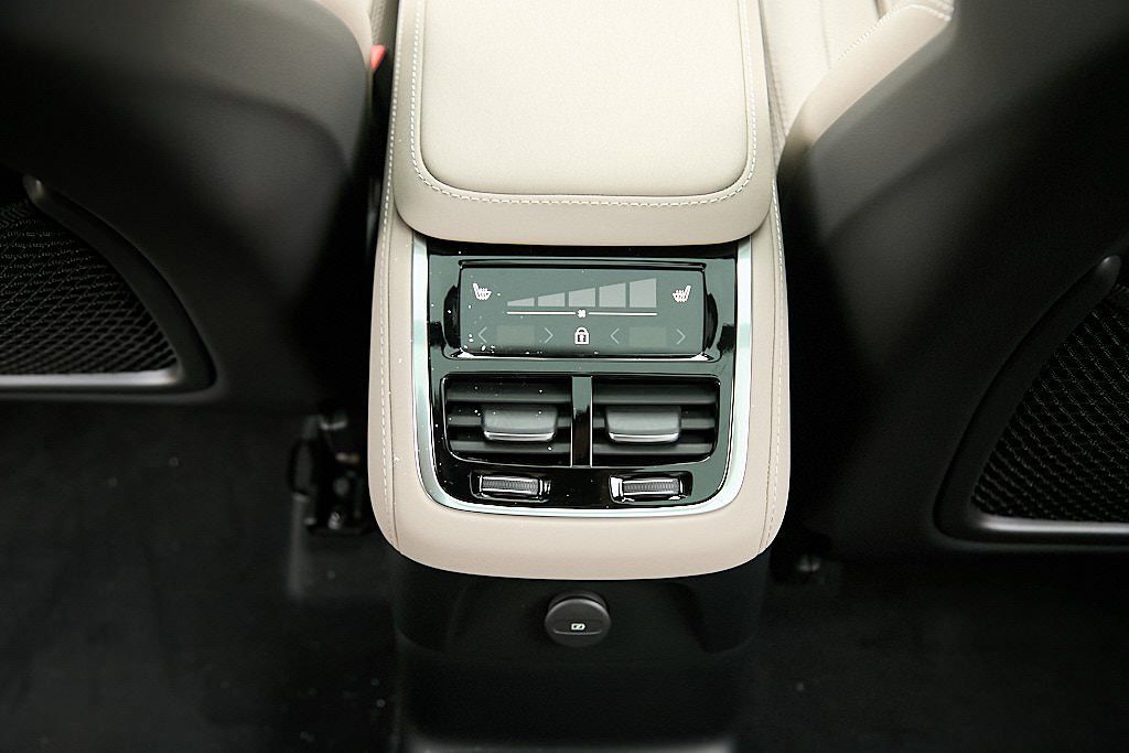 2026 VOLVO XC90 - Image 23