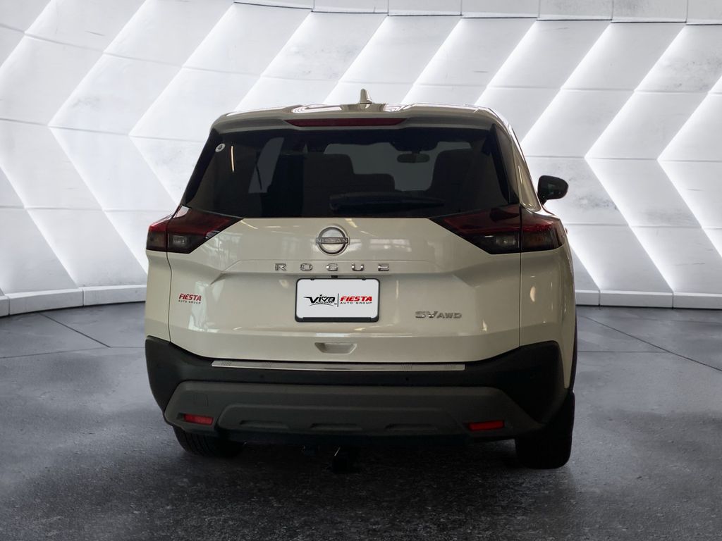 2023 Nissan Rogue SV photo 5
