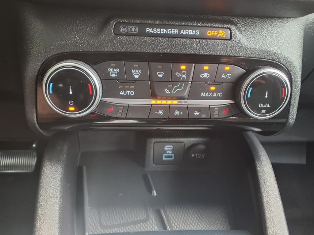 2022 Ford Escape SEL photo 19