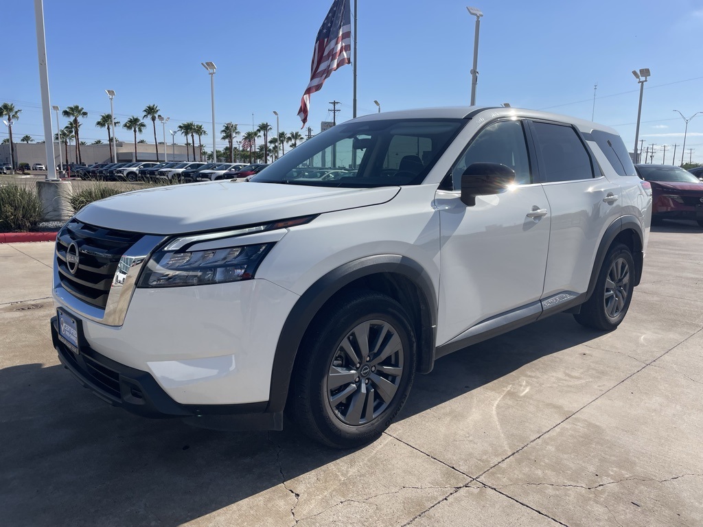 2024 Nissan Pathfinder S photo 4