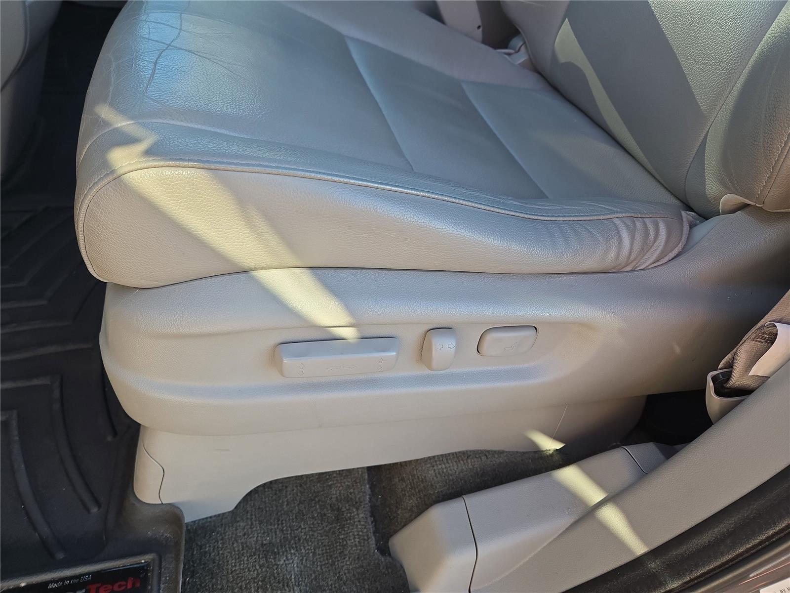 2015 Honda Odyssey EX-L photo 19
