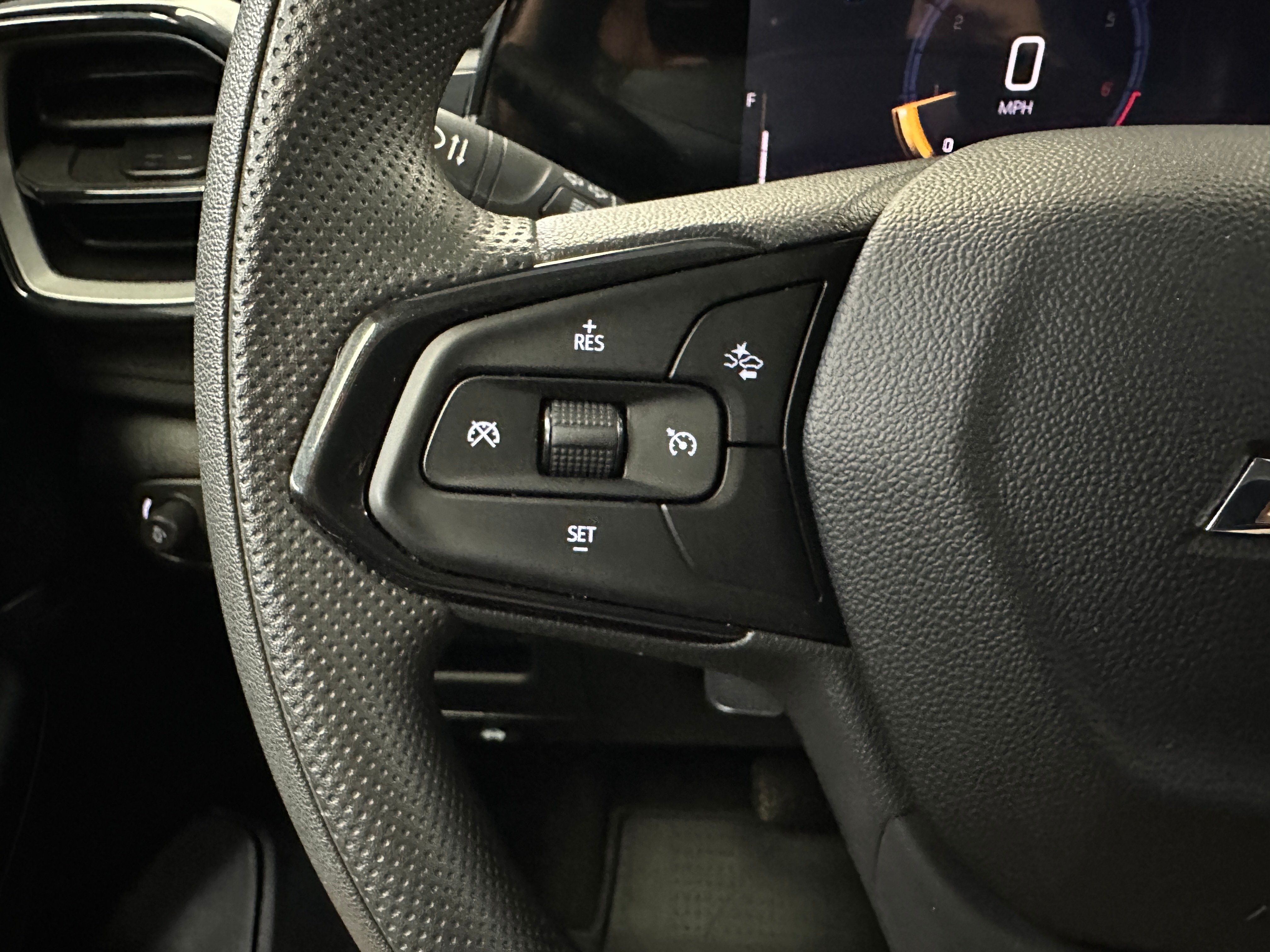 2024 Chevrolet Trailblazer LT photo 2