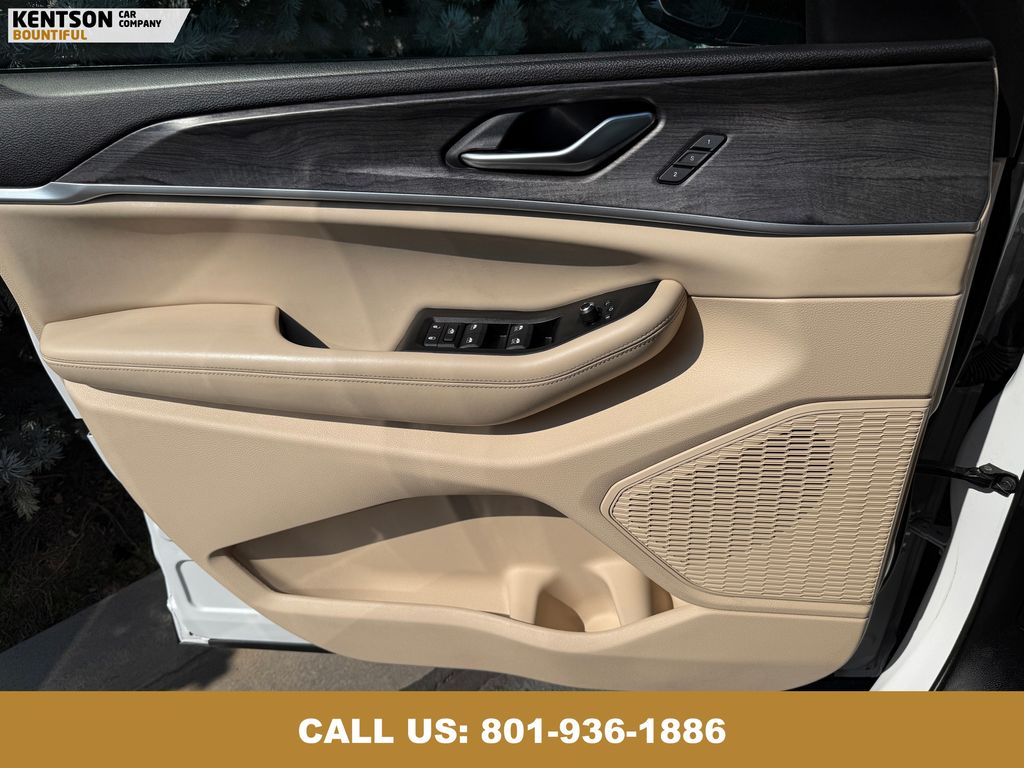 2024 Jeep Grand Cherokee Limited photo 17