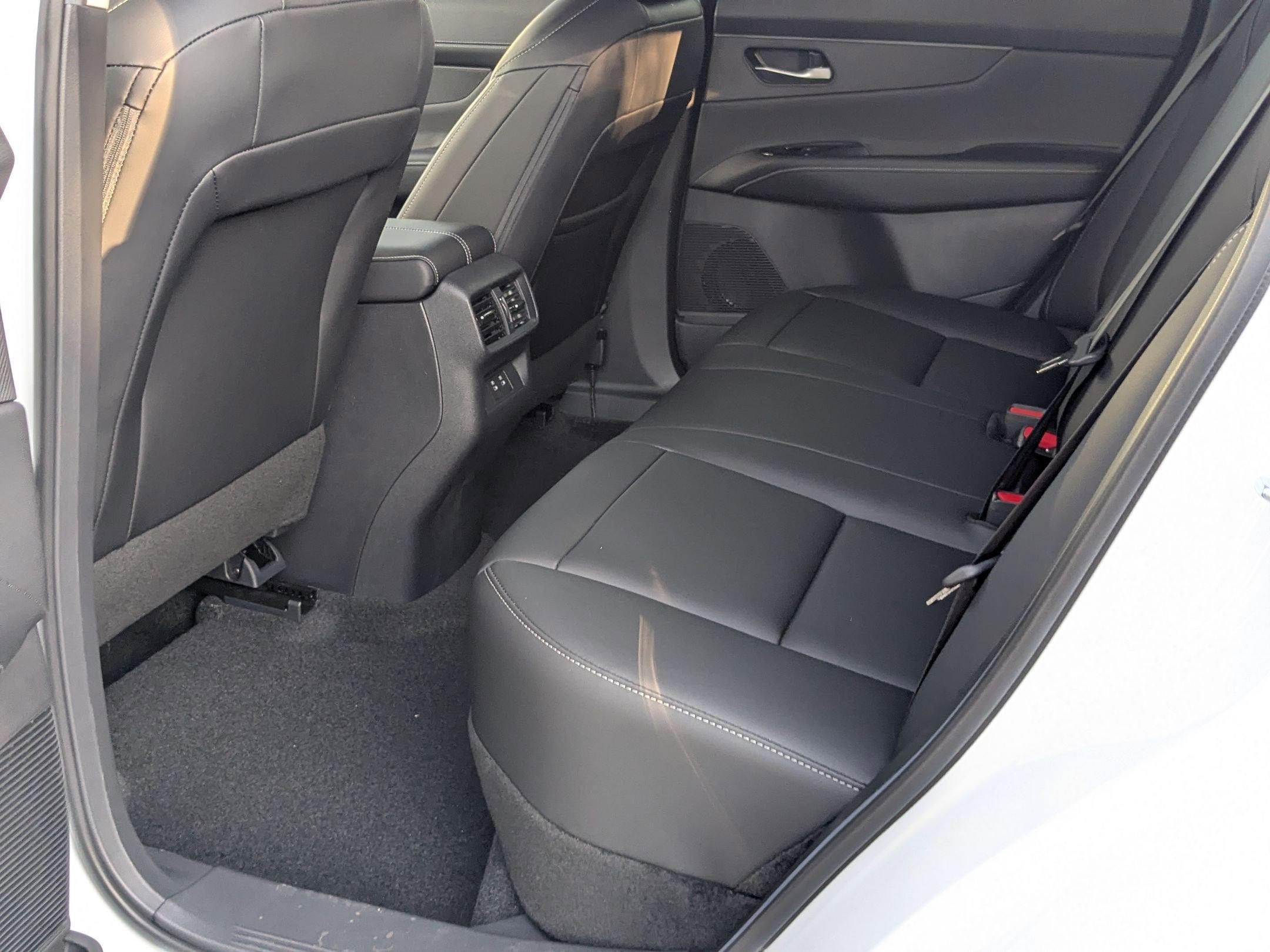 2025 Nissan Murano SV photo 17