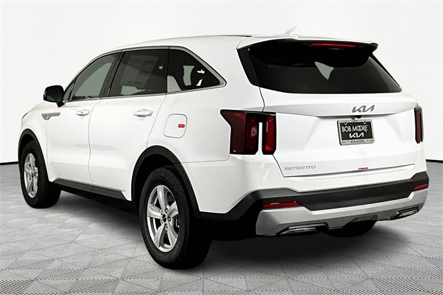 2026 Kia Sorento LX photo 4
