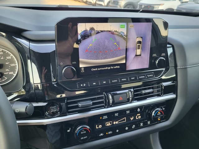 2025 Nissan Pathfinder SL photo 17