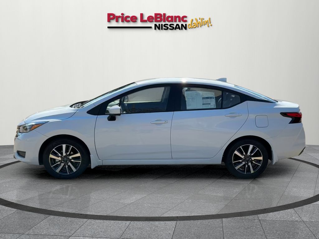 2025 Nissan Versa 1.6 SV photo 4