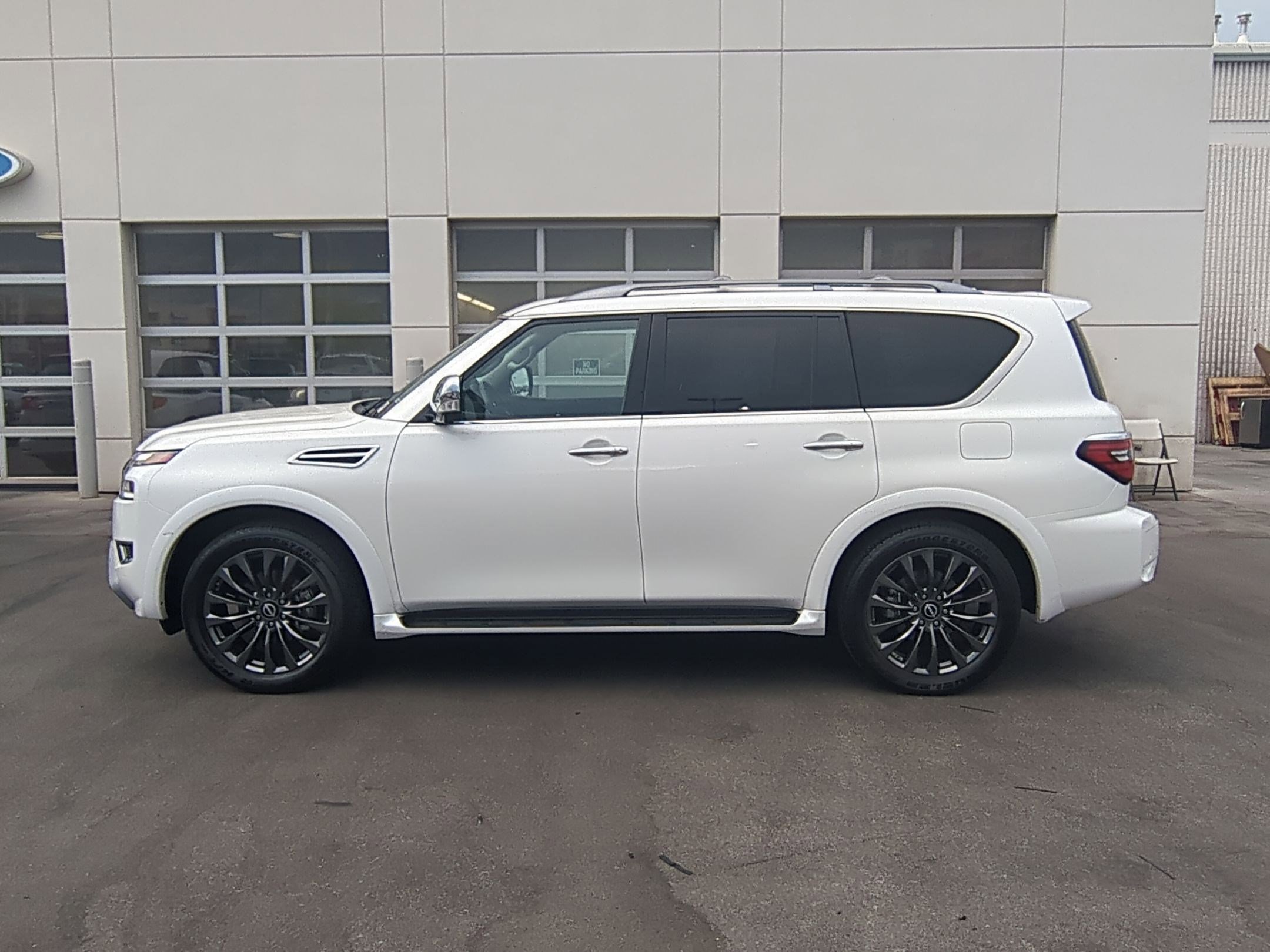 2023 Nissan Armada Platinum photo 6