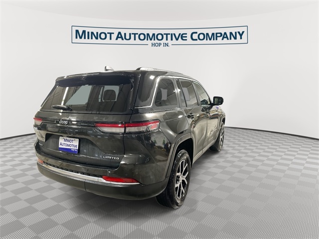 2024 Jeep Grand Cherokee Limited photo 4