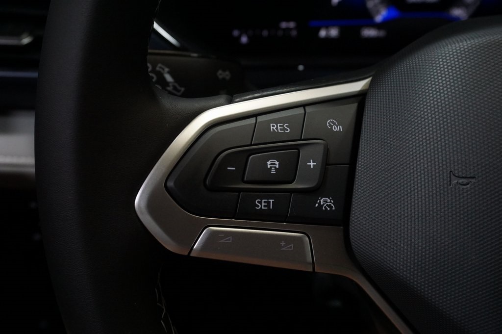 2024 Volkswagen Taos SE photo 16