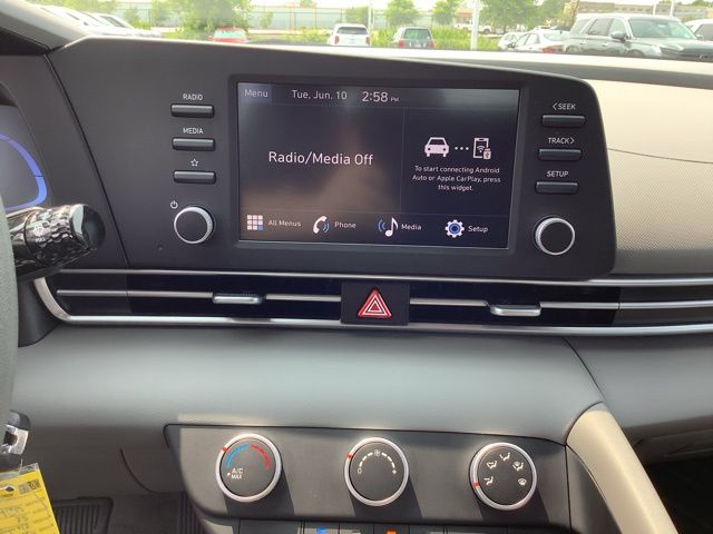 2024 Hyundai Elantra SE photo 16