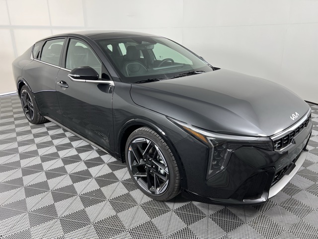 2025 Kia K4 GT-Line's photo