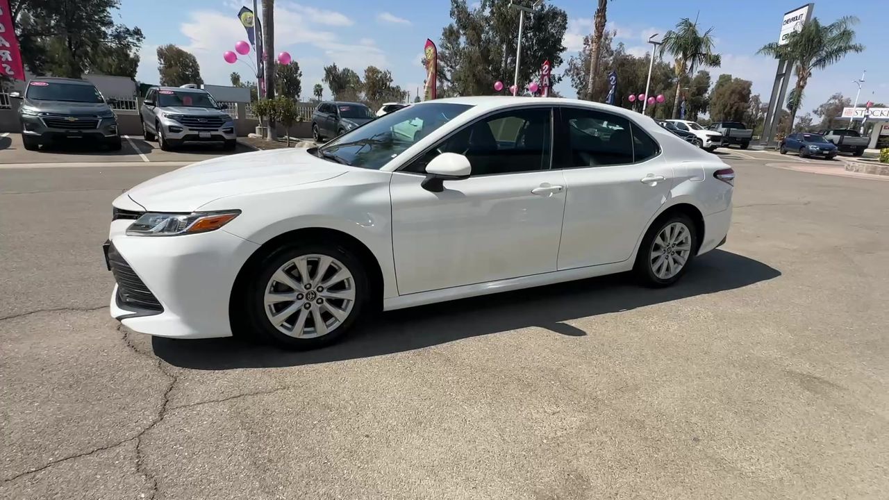 2018 Toyota Camry LE photo 26