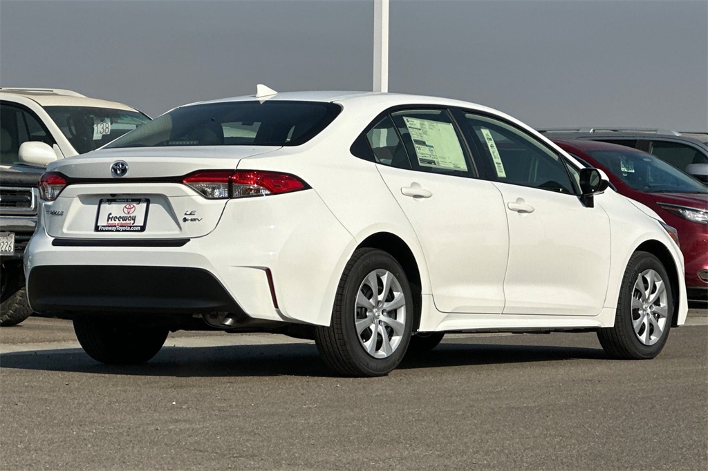 2025 Toyota Corolla Hybrid LE photo 2